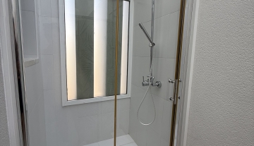 Resa Estates Ibiza longter rental Cala Tarida penthouse shower.jpeg